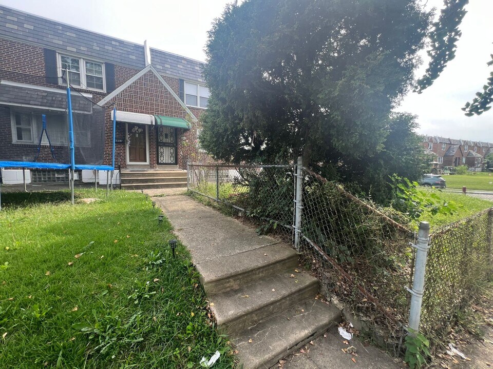 6801 E Roosevelt Blvd in Philadelphia, PA - Building Photo