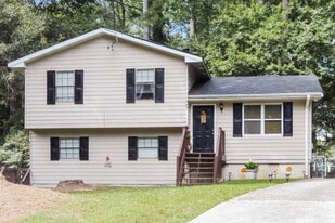 449 Strickland Ct in Lawrenceville, GA - Building Photo