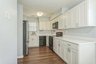 6047 Red Wolf Pl in Waldorf, MD - Foto de edificio - Building Photo