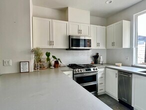 26601 Country Creek Ln in Calabasas, CA - Building Photo - Building Photo