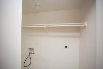 The Grove at Irving in Irving, TX - Building Photo - Interior Photo