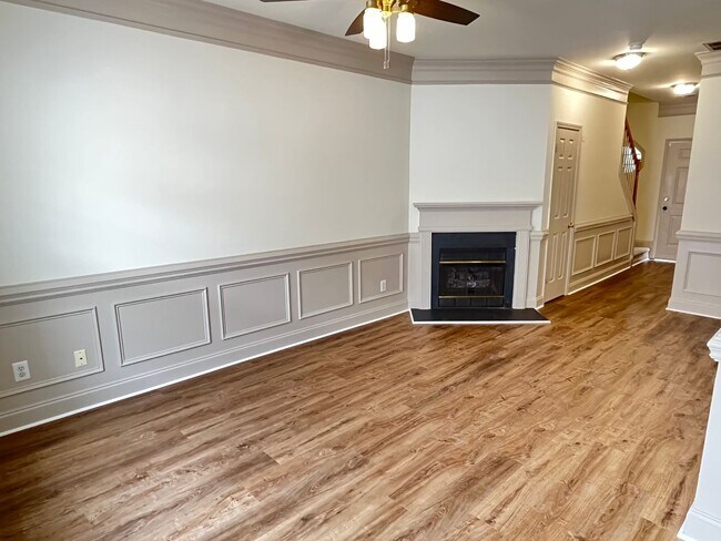 2023 Lennox Square Rd in Charlotte, NC - Building Photo - Building Photo