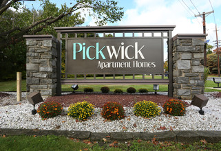 Pickwick Apartments in Maple Shade, NJ - Building Photo - Building Photo