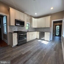 17 Tenby Rd in Havertown, PA - Building Photo - Building Photo