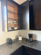 Room in Townhome on Leo Ln in Leander, TX - Foto de edificio - Building Photo