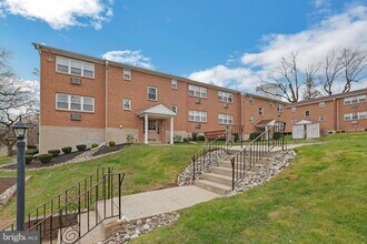 200 Spruce St-Unit -B29 in Doylestown, PA - Foto de edificio - Building Photo