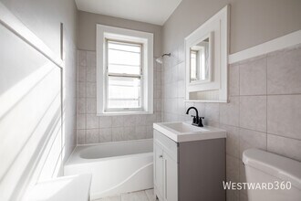 2416 W Fargo Ave in Chicago, IL - Building Photo - Building Photo