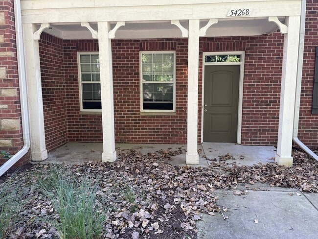54247 Calusa Dr in Shelby Township, MI - Building Photo - Building Photo