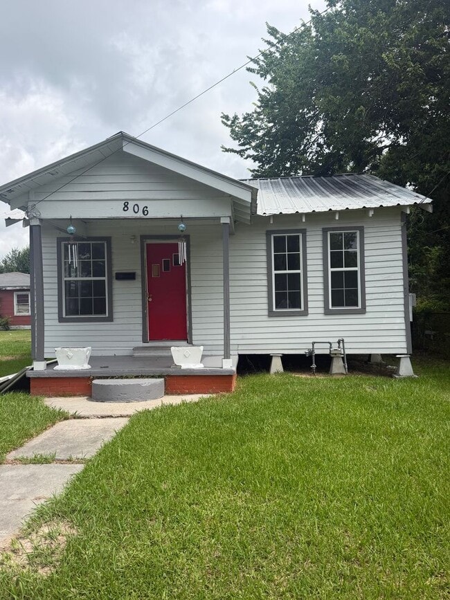 property at 806 W D St