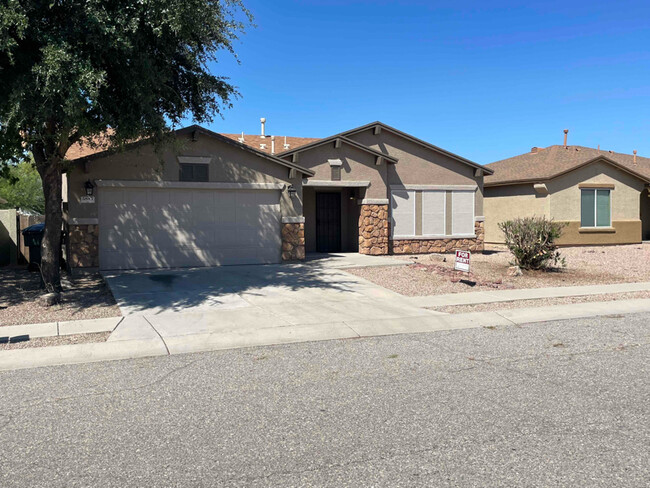 5887 E Tercel Dr in Tucson, AZ - Foto de edificio - Building Photo