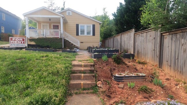 property at 1015 Avondale Ave SE