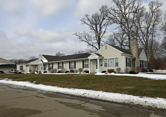 Westchester Woods in Westlake, OH - Foto de edificio - Building Photo