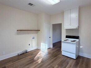 1504 Watterson Rd in Red Rock, TX - Building Photo - Building Photo