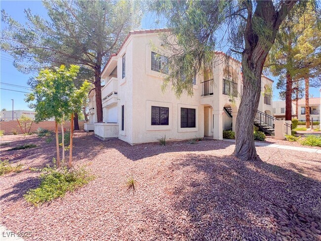 4842 Nara Vista Way in Las Vegas, NV - Building Photo - Building Photo