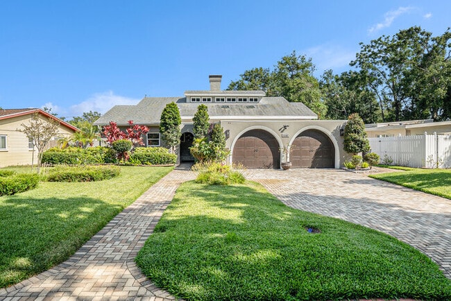 2134 Serpentine Cir S in St. Petersburg, FL - Building Photo - Building Photo