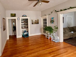 29 Locust St, Unit B in Everett, MA - Building Photo - Building Photo