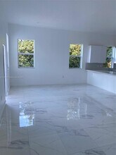 1482 NW 46th St in Miami, FL - Building Photo - Building Photo