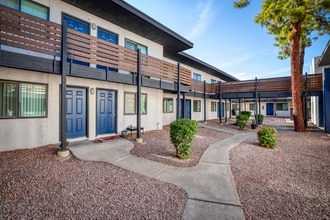 Senara Apartments in Phoenix, AZ - Building Photo - Building Photo
