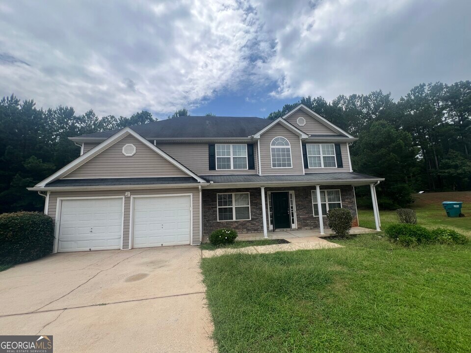 360 Cobblestone Ct in Hampton, GA - Building Photo