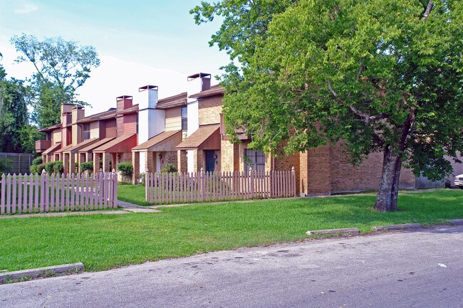 4183 Arthur Ln in Beaumont, TX - Building Photo - Building Photo