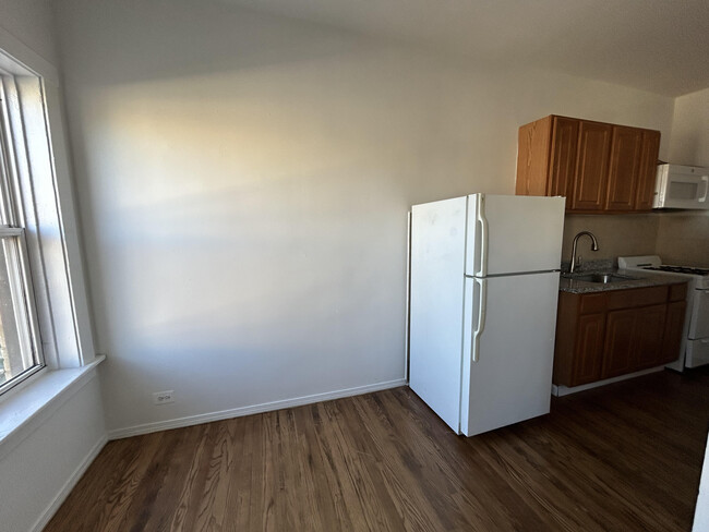 2712 N Milwaukee Ave in Chicago, IL - Building Photo - Building Photo