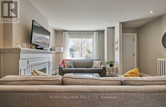 10 Elm Rd in Toronto, ON - Building Photo - Building Photo