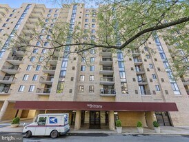 4500 S Four Mile Run Dr in Arlington, VA - Building Photo
