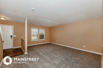 8144 Wood Hollow Ln in Indianapolis, IN - Foto de edificio - Building Photo