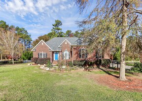 205 Fairway Cir