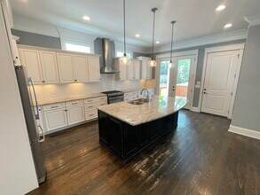 1605 Glen Echo Rd in Nashville, TN - Building Photo - Building Photo