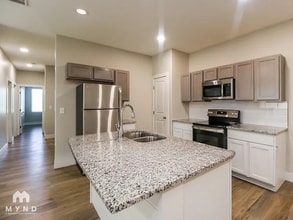 5785 E Bristol St in Wichita, KS - Building Photo - Building Photo