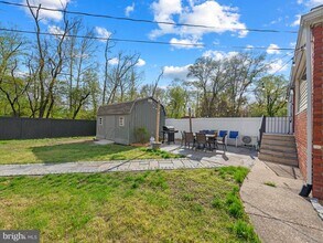 2042 Arlington Terrace in Alexandria, VA - Building Photo - Building Photo