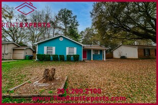 9651 Royal Woods Dr N