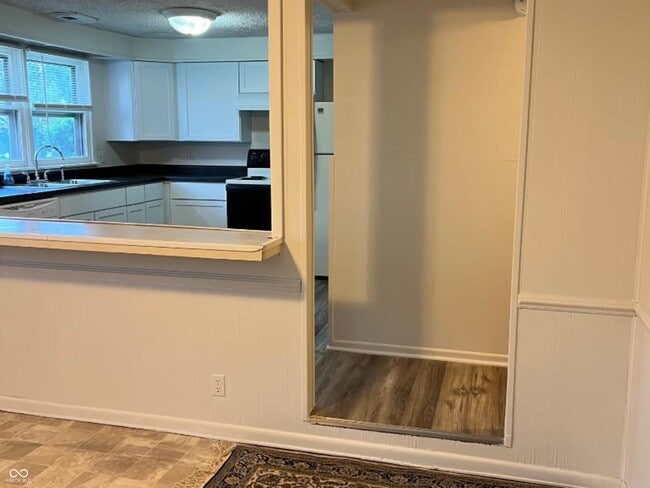 741 N Rangeline Rd in Carmel, IN - Building Photo - Building Photo