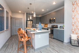 Solstice Morningside in Atlanta, GA - Foto de edificio - Interior Photo