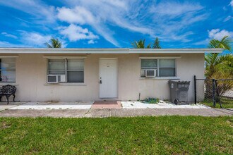 2449 Saginaw Ave in West Palm Beach, FL - Building Photo - Building Photo