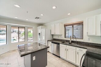10310 E Le Marche Dr in Scottsdale, AZ - Building Photo - Building Photo