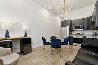 2548 N Galvez St in New Orleans, LA - Foto de edificio - Building Photo