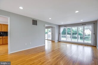 1208 Forestwood Dr in McLean, VA - Building Photo - Building Photo