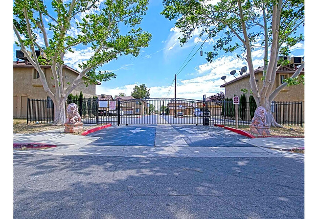 Rosamond Village Apartments in Rosamond, CA - Building Photo - Building Photo