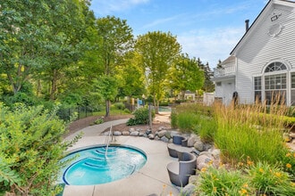 The Graham in Rochester Hills, MI - Foto de edificio - Building Photo