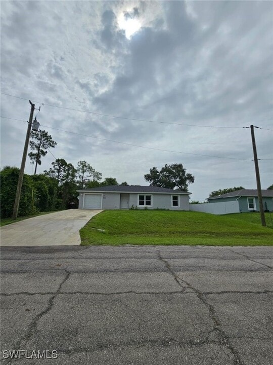 1506 Rugby Cir in La Belle, FL - Building Photo