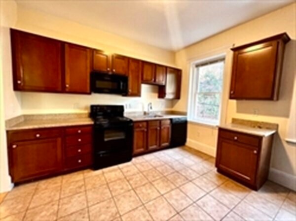 102 Trowbridge St, Unit 3