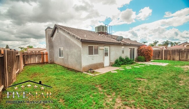 5311 Sunbird Ct in Bakersfield, CA - Building Photo - Building Photo