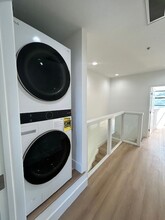 35th Ave in Oakland, CA - Building Photo - Interior Photo