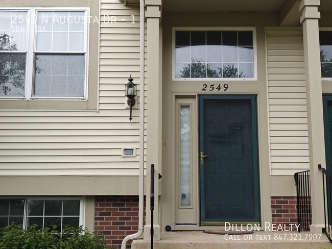 2549 N Augusta Dr in Wadsworth, IL - Building Photo - Building Photo