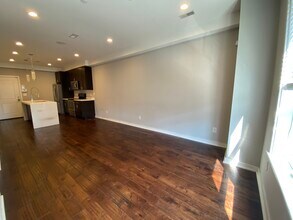 1744 N Marshall St, Unit B in Philadelphia, PA - Foto de edificio - Building Photo