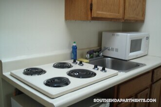 461 Massachusetts Ave, Unit 14 in Boston, MA - Foto de edificio - Building Photo