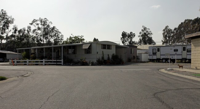 Bloomington Mobile Home Park in Bloomington, CA - Building Photo - Building Photo