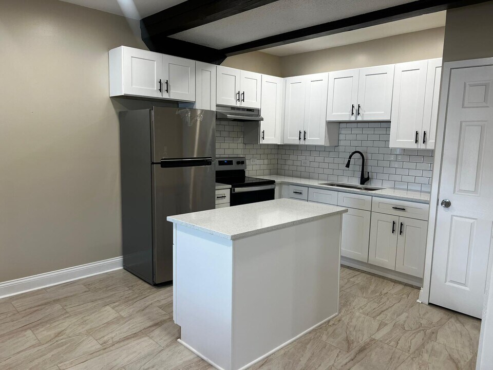 10102 Main St, Unit 3A in Hebron, IL - Building Photo